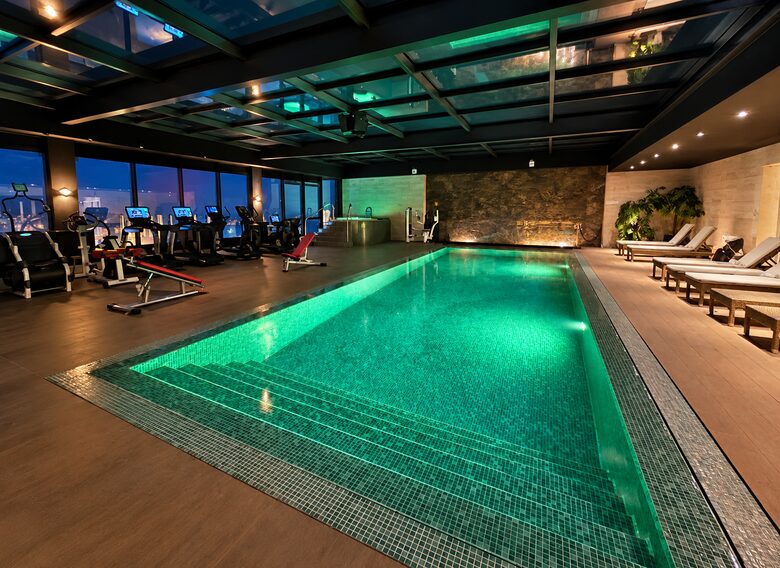Cube A2: Montenegro Coastline + Monte Palm Beach Spa Access - Krašići, Montenegro