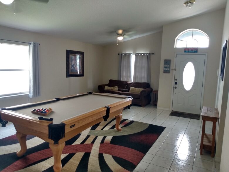 Tropical Poolhouse Near Tampa Bay & Clearwater Beaches - Tampa, Florida