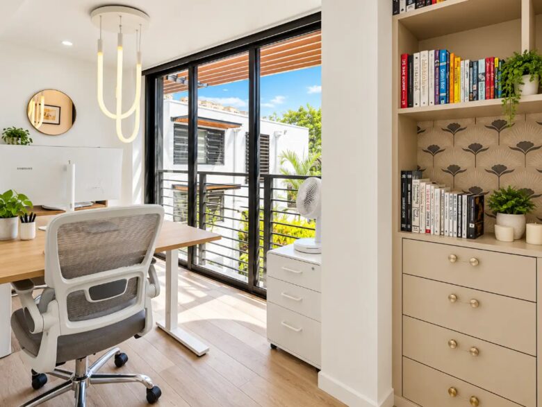 Sleek Modern Retreat on Beautiful Key Biscayne - Key Biscayne, Florida