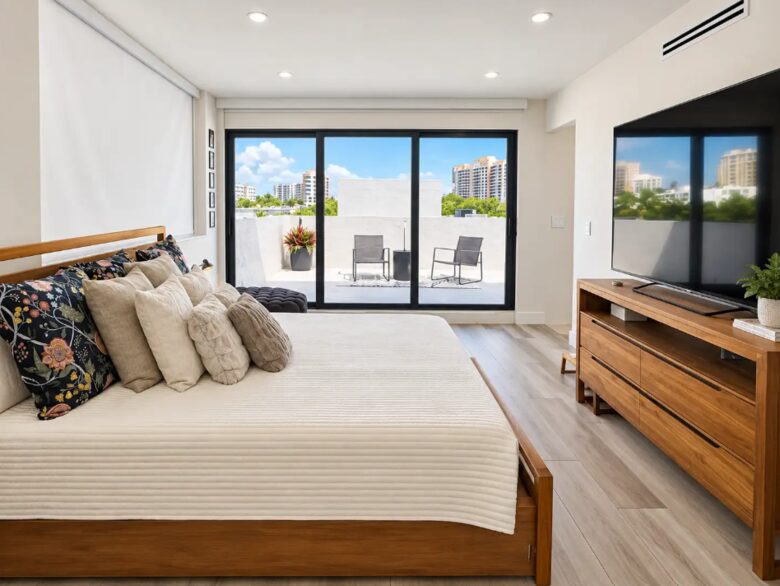 Sleek Modern Retreat on Beautiful Key Biscayne - Key Biscayne, Florida