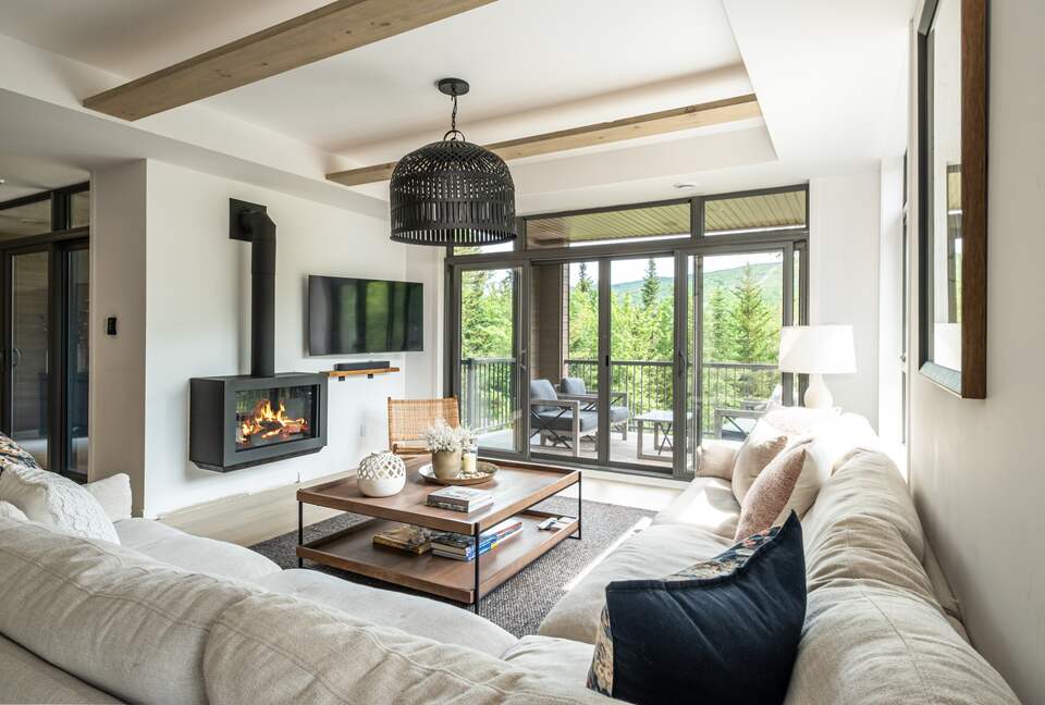 Modern Tremblant Escape with Sweeping Laurentian Views - Mont-Tremblant, Canada
