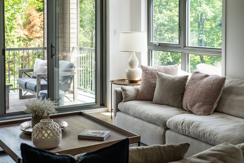 Modern Tremblant Escape with Sweeping Laurentian Views - Mont-Tremblant, Canada