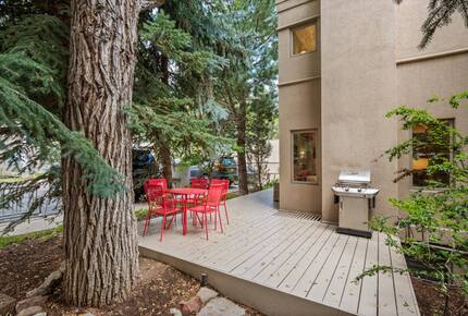 Charming West End Townhome Near Aspen Mountain - Aspen, Colorado