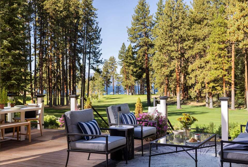 Glenbrook Retreat Surrounded by Towering Pines - Glenbrook, Nevada