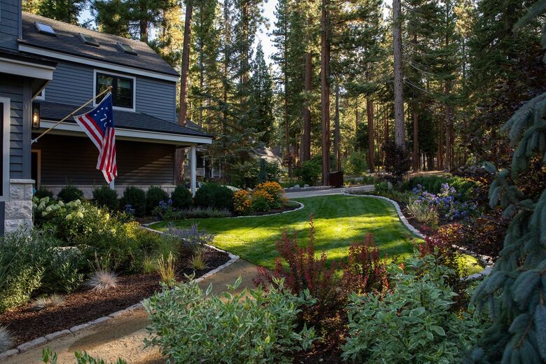 Glenbrook Retreat Surrounded by Towering Pines - Glenbrook, Nevada