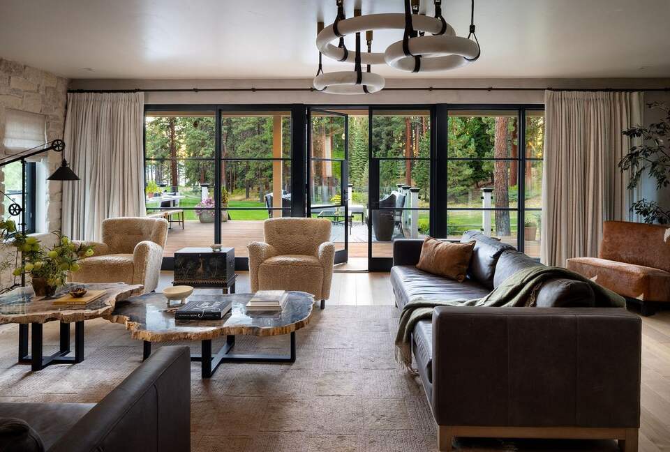 Glenbrook Retreat Surrounded by Towering Pines - Glenbrook, Nevada