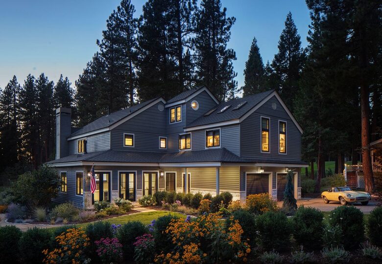 Glenbrook Retreat Surrounded by Towering Pines - Glenbrook, Nevada