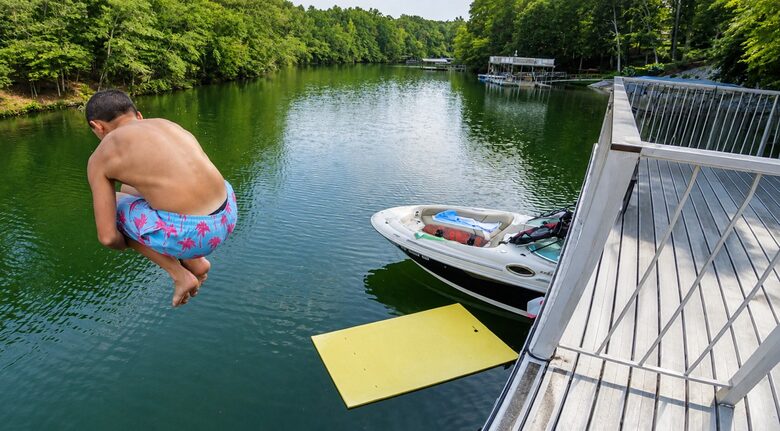 Grand Lakeview | Double Decker Dock, Fire Pit, Spa - Winchester, Tennessee