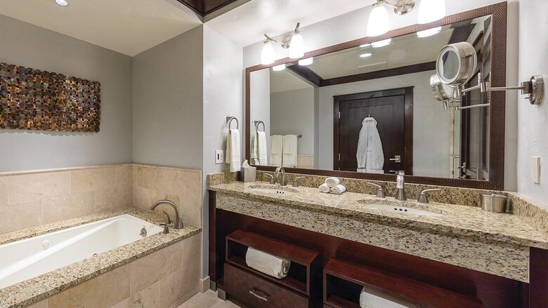 The Ritz-Carlton Club, Lake Tahoe - 3 Bedroom - Truckee, California