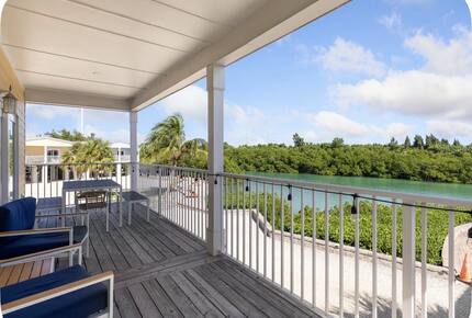 Marathon Waterfront Retreat with Private Dock and Hot Tub - Marathon, Florida
