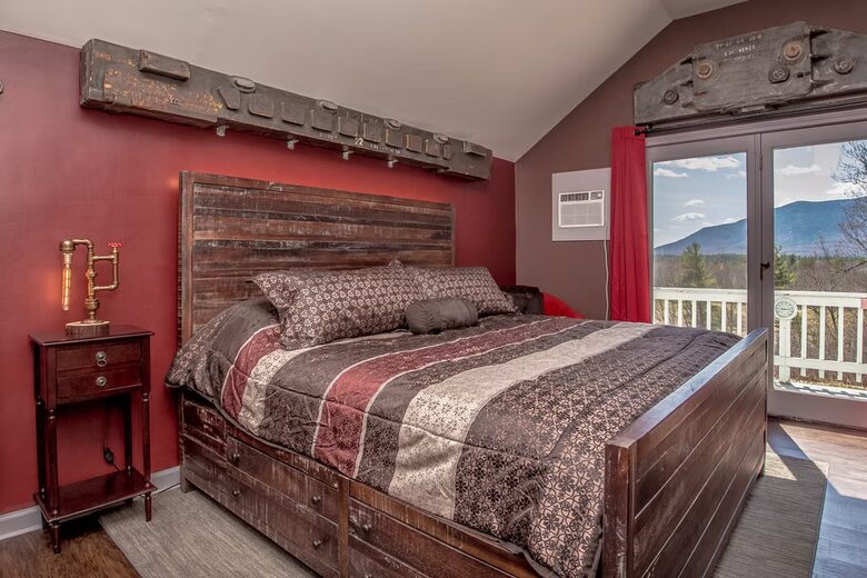 Historic North Conway Estate with White Mountain Views - North Conway, New Hampshire