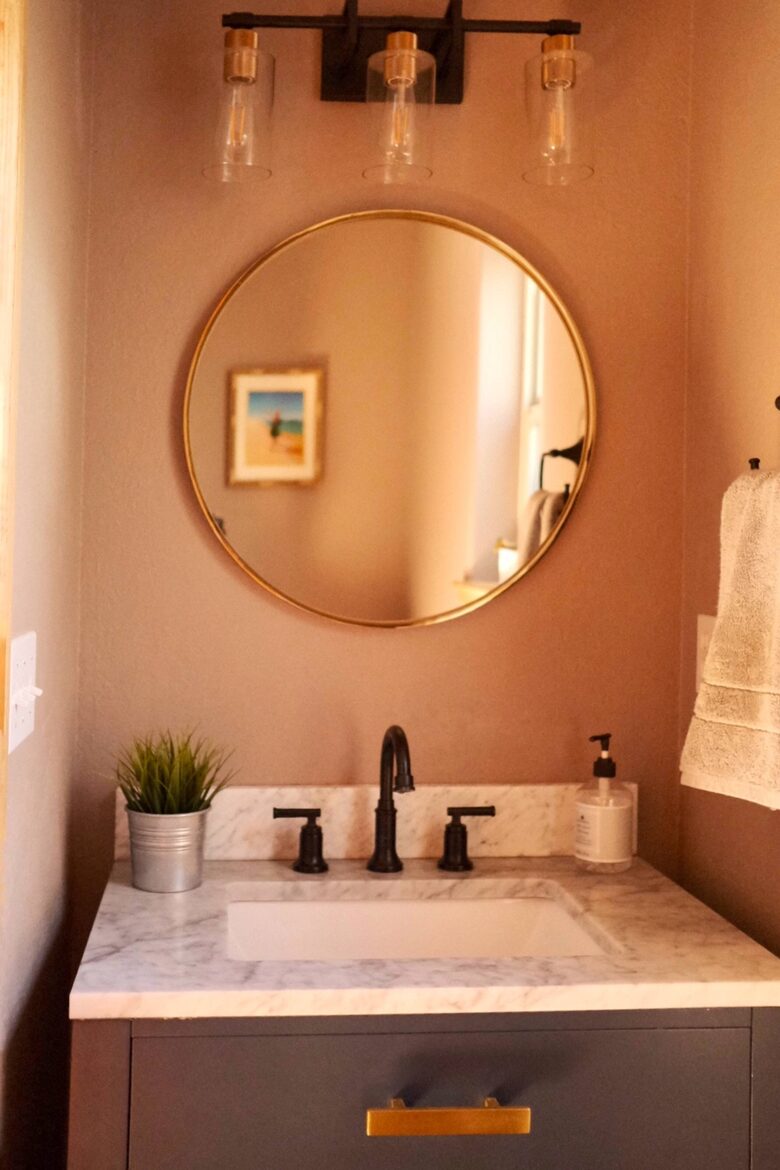 Truckee Escape Near Sawtooth Trails and Historic Downtown - Truckee, California