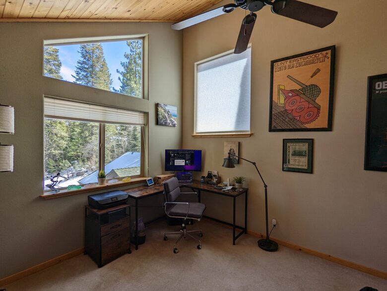 Truckee Escape Near Sawtooth Trails and Historic Downtown - Truckee, California