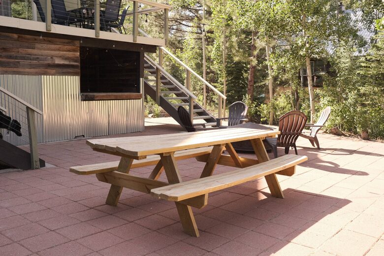Truckee Escape Near Sawtooth Trails and Historic Downtown - Truckee, California