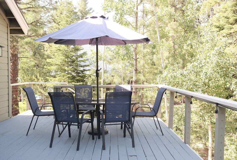 Truckee Escape Near Sawtooth Trails and Historic Downtown - Truckee, California