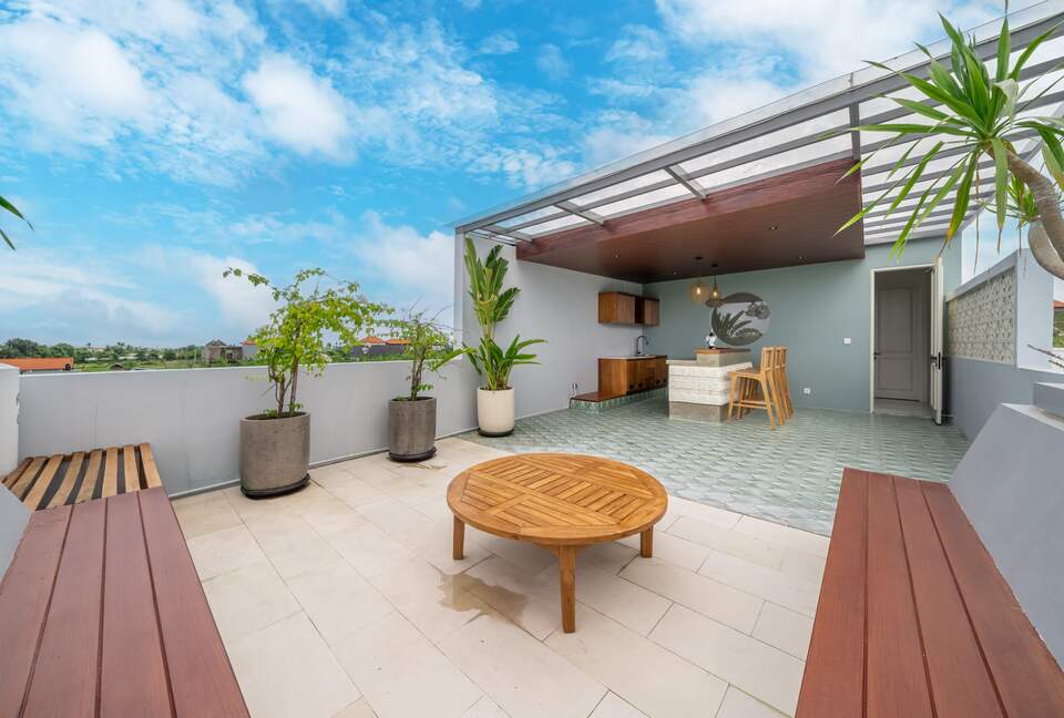 Canggu Ricefield Villa with Infinity Pool and Rooftop Lounge - Denpasar, Indonesia