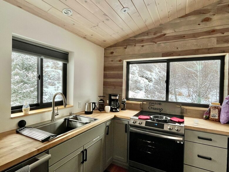 Private Vail Chalet with Cedar Sauna & Mountain Views - Vail, Colorado