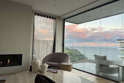 Tamarama Oceanfront Residence with Sweeping Coastal Views - Sydney, Australia
