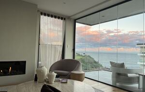 Tamarama Oceanfront Residence with Sweeping Coastal Views - Sydney, Australia