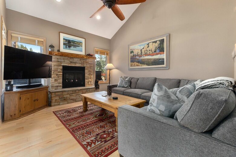 Steamboat Springs Mountain Retreat with Hot Tub and Shuttle - Steamboat Springs, Colorado