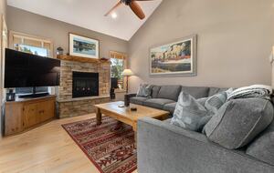 Steamboat Springs Mountain Retreat with Hot Tub and Shuttle - Steamboat Springs, Colorado