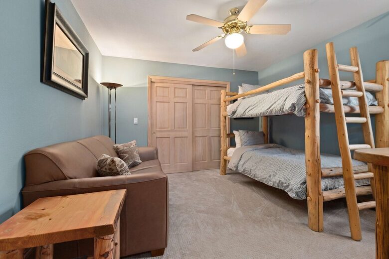 Steamboat Springs Mountain Retreat with Hot Tub and Shuttle - Steamboat Springs, Colorado