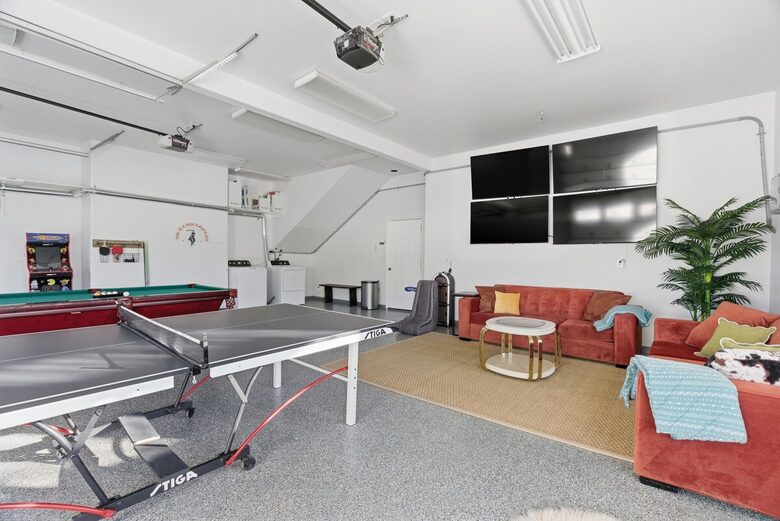 Hildale Group Escape with Pool, Sauna and Private Theater - Hildale, Utah