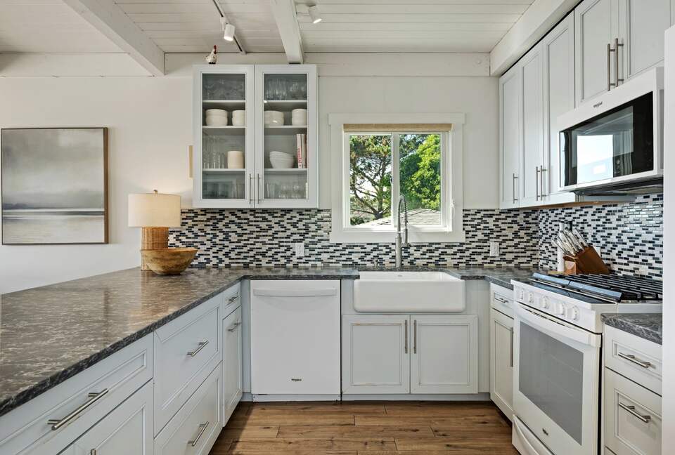 Light-Filled Summerland Home with Sweeping Pacific Views - Summerland, California