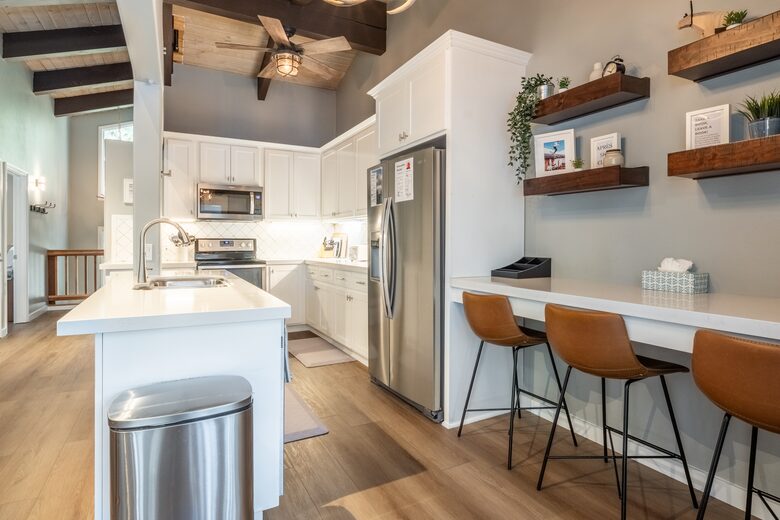 Mammoth Lakes Mountain Condo with Shuttle Access and Spa - Mammoth Lakes, California