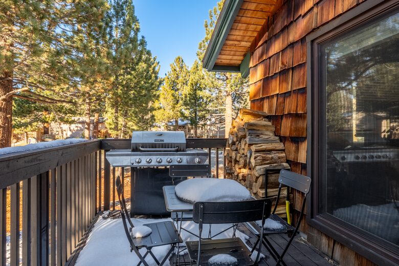Mammoth Lakes Mountain Condo with Shuttle Access and Spa - Mammoth Lakes, California
