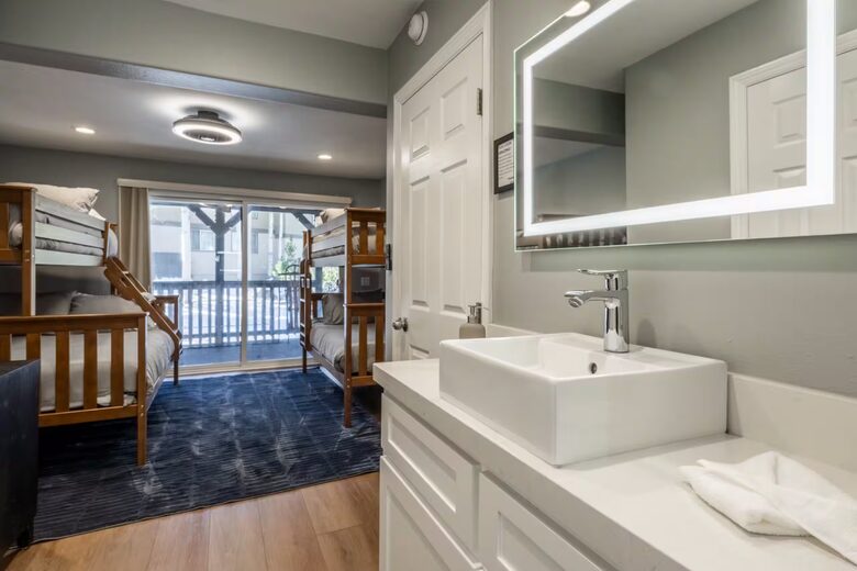Mammoth Lakes Mountain Condo with Shuttle Access and Spa - Mammoth Lakes, California