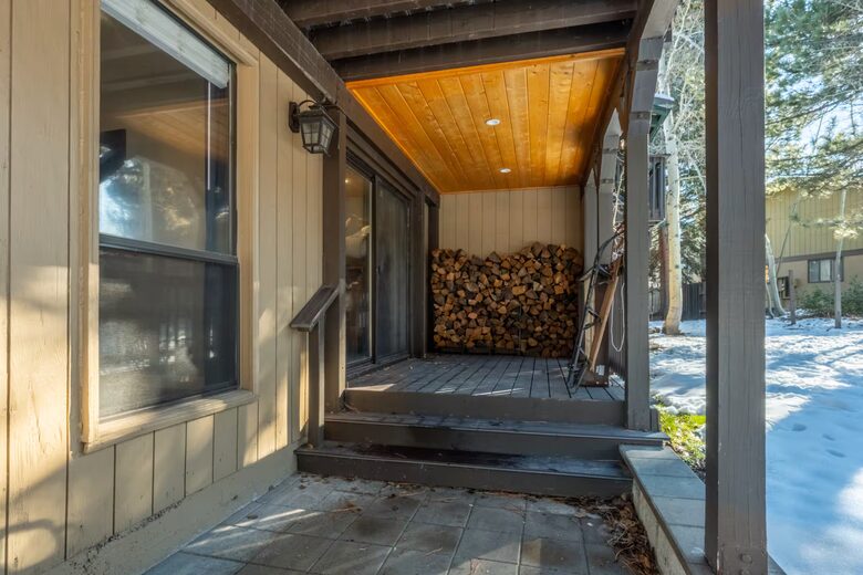 Mammoth Lakes Mountain Condo with Shuttle Access and Spa - Mammoth Lakes, California