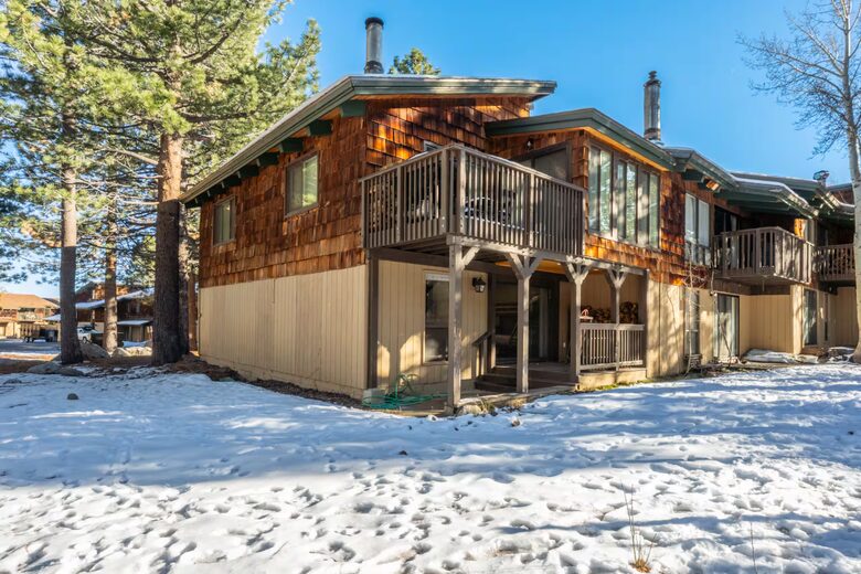 Mammoth Lakes Mountain Condo with Shuttle Access and Spa - Mammoth Lakes, California