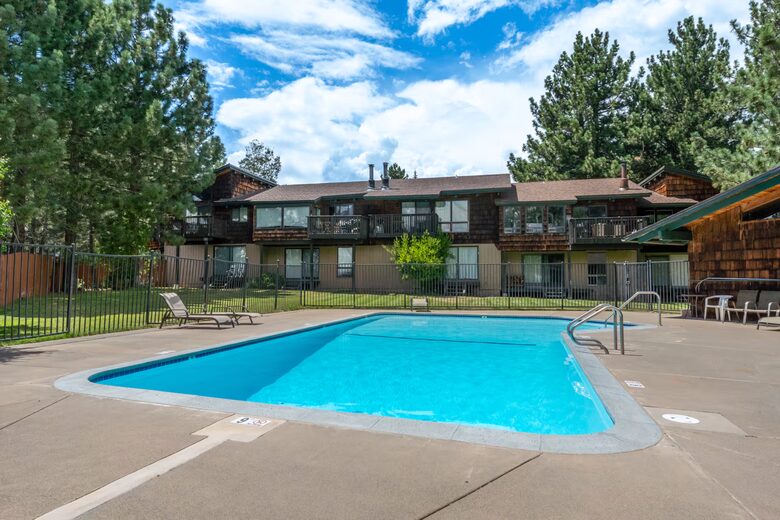 Mammoth Lakes Mountain Condo with Shuttle Access and Spa - Mammoth Lakes, California