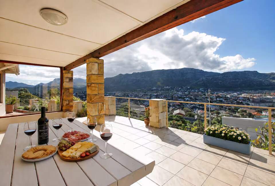 Fish Hoek Home with Panoramic False Bay Views - Fish Hoek, South Africa