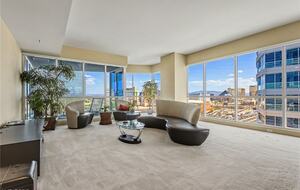 Panoramic Las Vegas Corner Residence - Las Vegas, Nevada