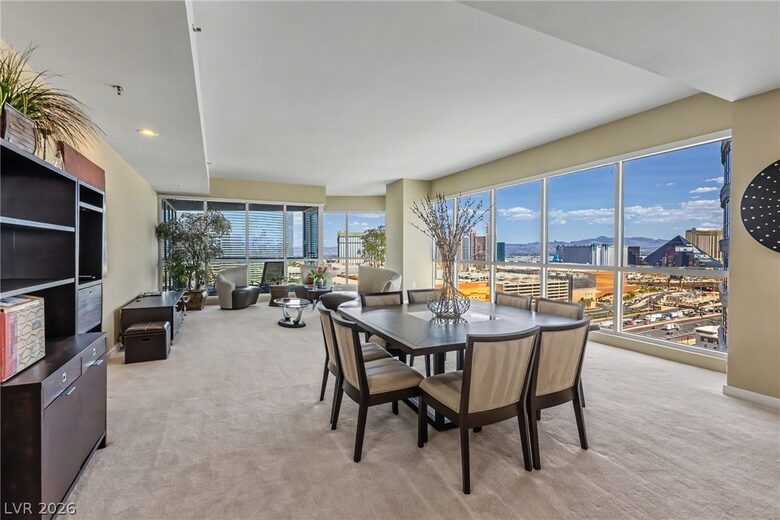 Panoramic Las Vegas Corner Residence - Las Vegas, Nevada