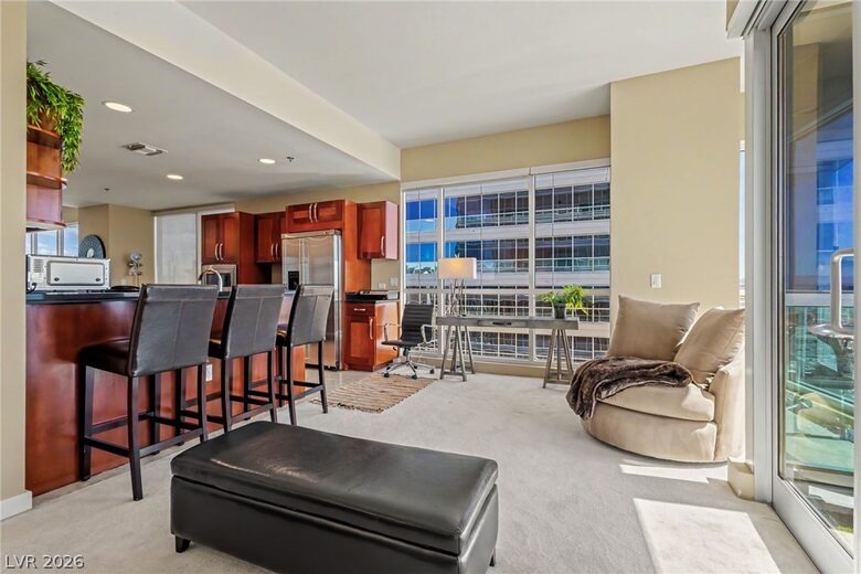 Panoramic Las Vegas Corner Residence - Las Vegas, Nevada