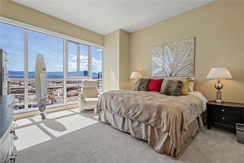 Panoramic Las Vegas Corner Residence - Las Vegas, Nevada