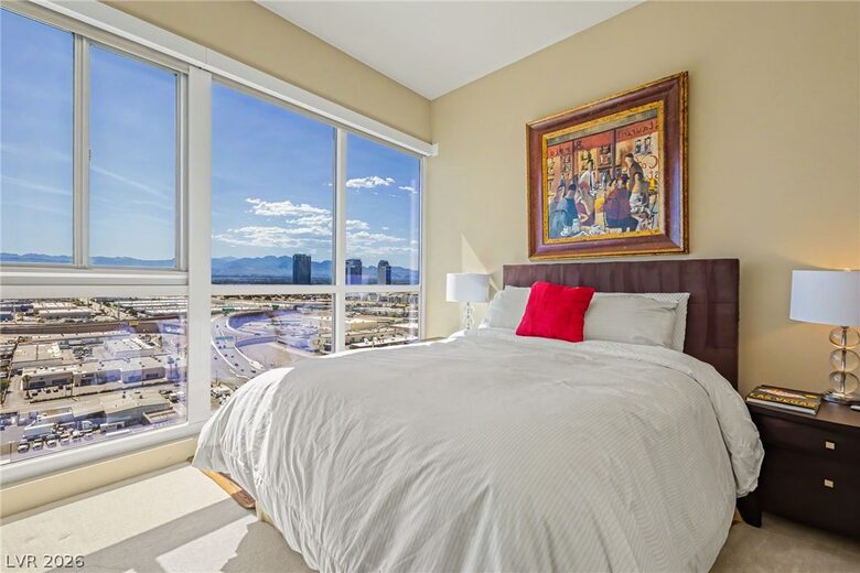 Panoramic Las Vegas Corner Residence - Las Vegas, Nevada