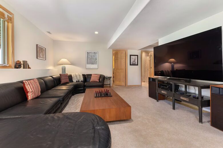 Steamboat Springs Mountain Retreat with Hot Tub and Shuttle - Steamboat Springs, Colorado