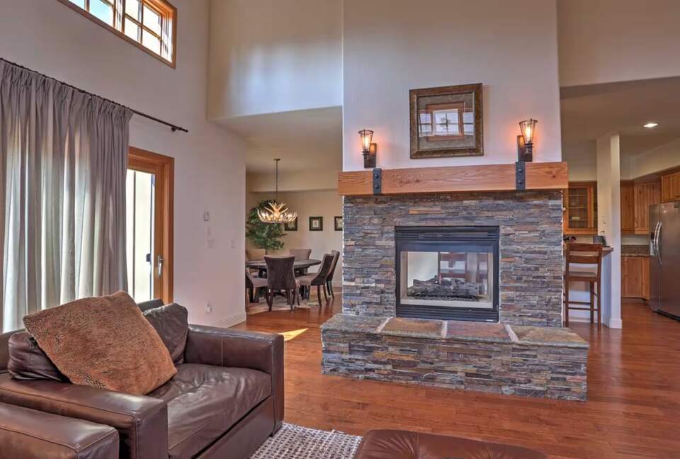 Contemporary Truckee Home Near Donner Lake and Northstar - Truckee, California