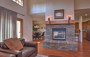 Contemporary Truckee Home Near Donner Lake and Northstar - Truckee, California