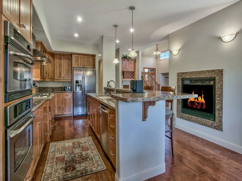 Contemporary Truckee Home Near Donner Lake and Northstar - Truckee, California
