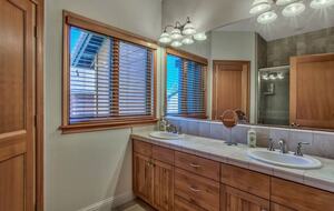 Contemporary Truckee Home Near Donner Lake and Northstar - Truckee, California