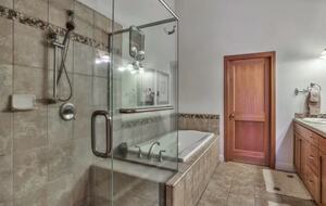 Contemporary Truckee Home Near Donner Lake and Northstar - Truckee, California