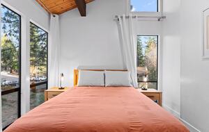 Kings Beach Retreat with Seasonal Pool and Forest Setting - Kings Beach, California