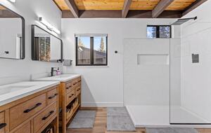 Kings Beach Retreat with Seasonal Pool and Forest Setting - Kings Beach, California