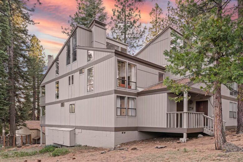 Kings Beach Retreat with Seasonal Pool and Forest Setting - Kings Beach, California