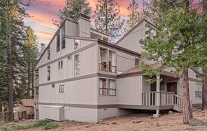 Kings Beach Retreat with Seasonal Pool and Forest Setting - Kings Beach, California